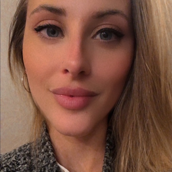 Meet your Posher, Molly - Picture 2 of 4